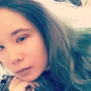 Meet your Posher, Malia